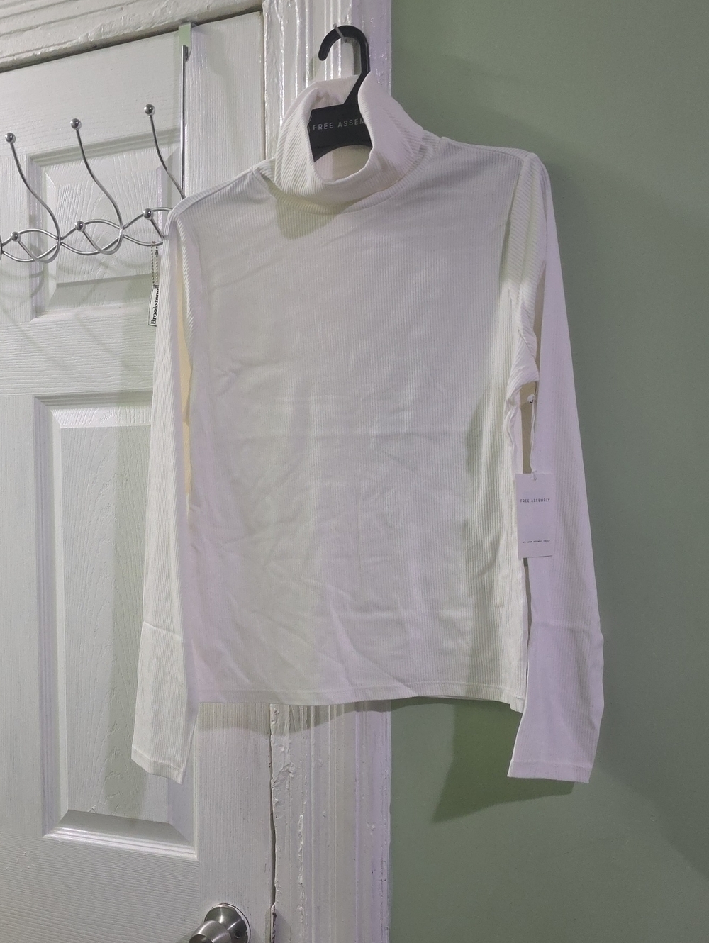 Women’s White Ribbed Turtleneck Top